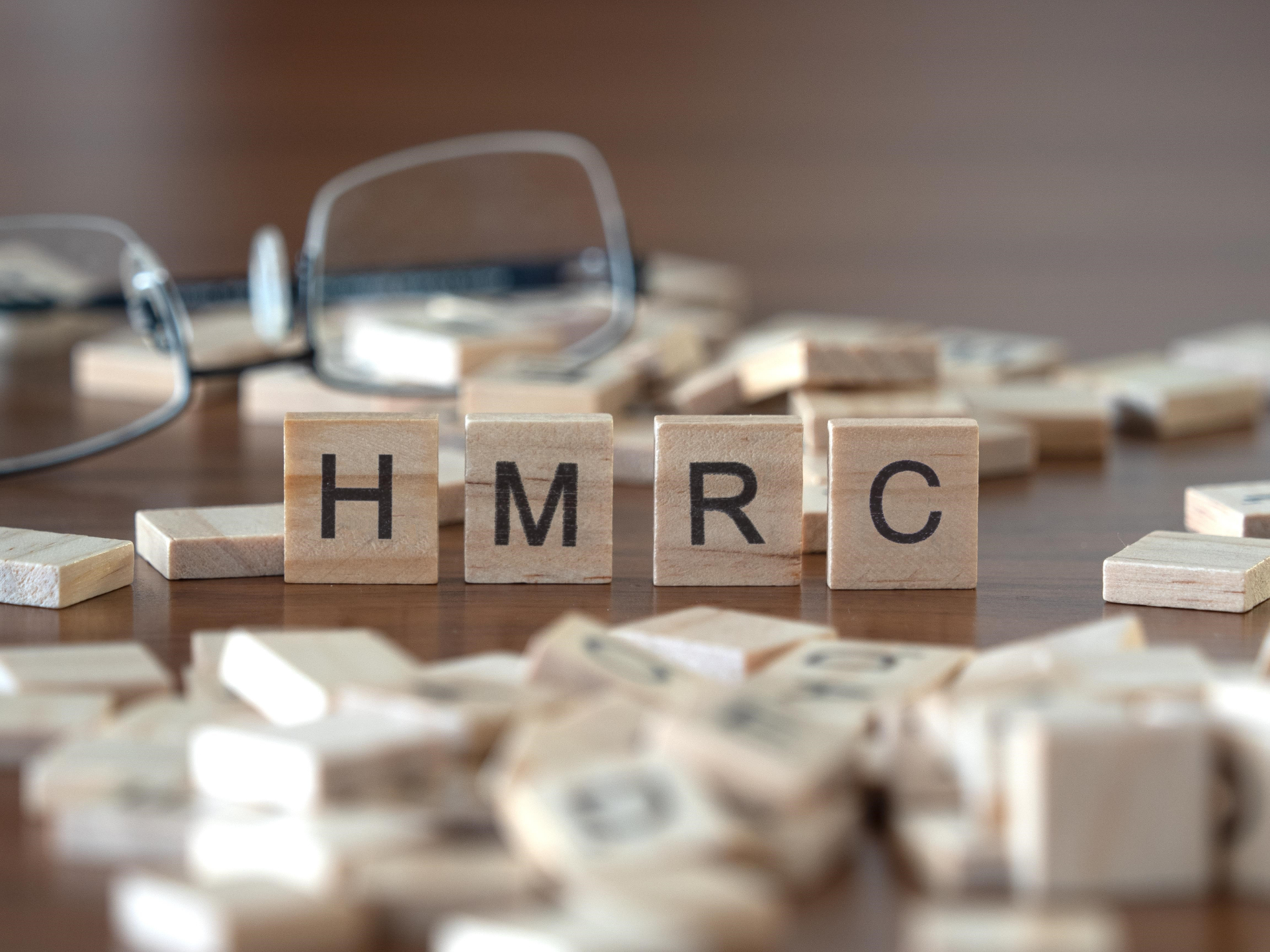 Illustration for blog post: HMRC advise to check NI pension gaps before deadline